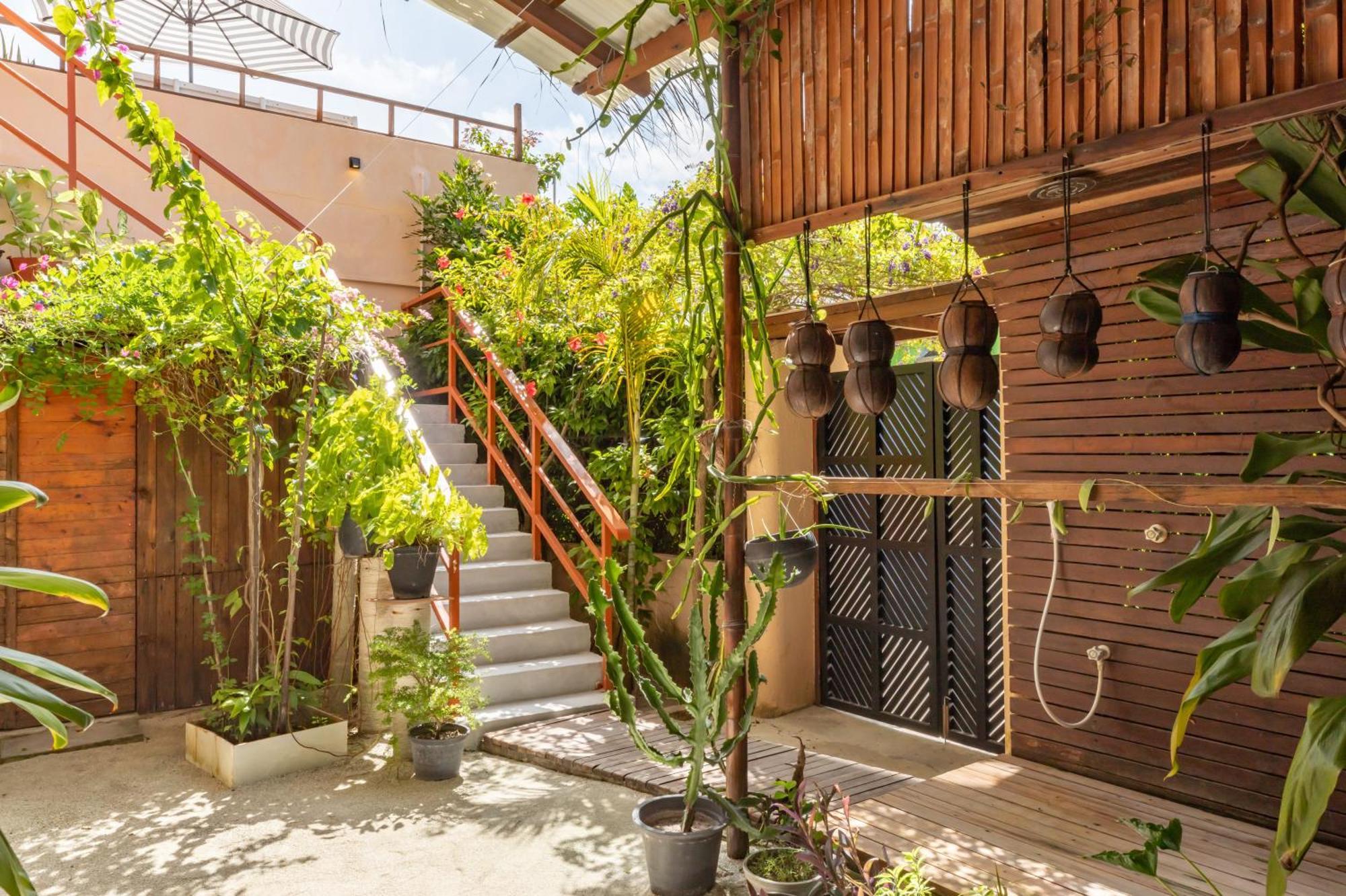 Nemo Inn Omadhoo Екстериор снимка