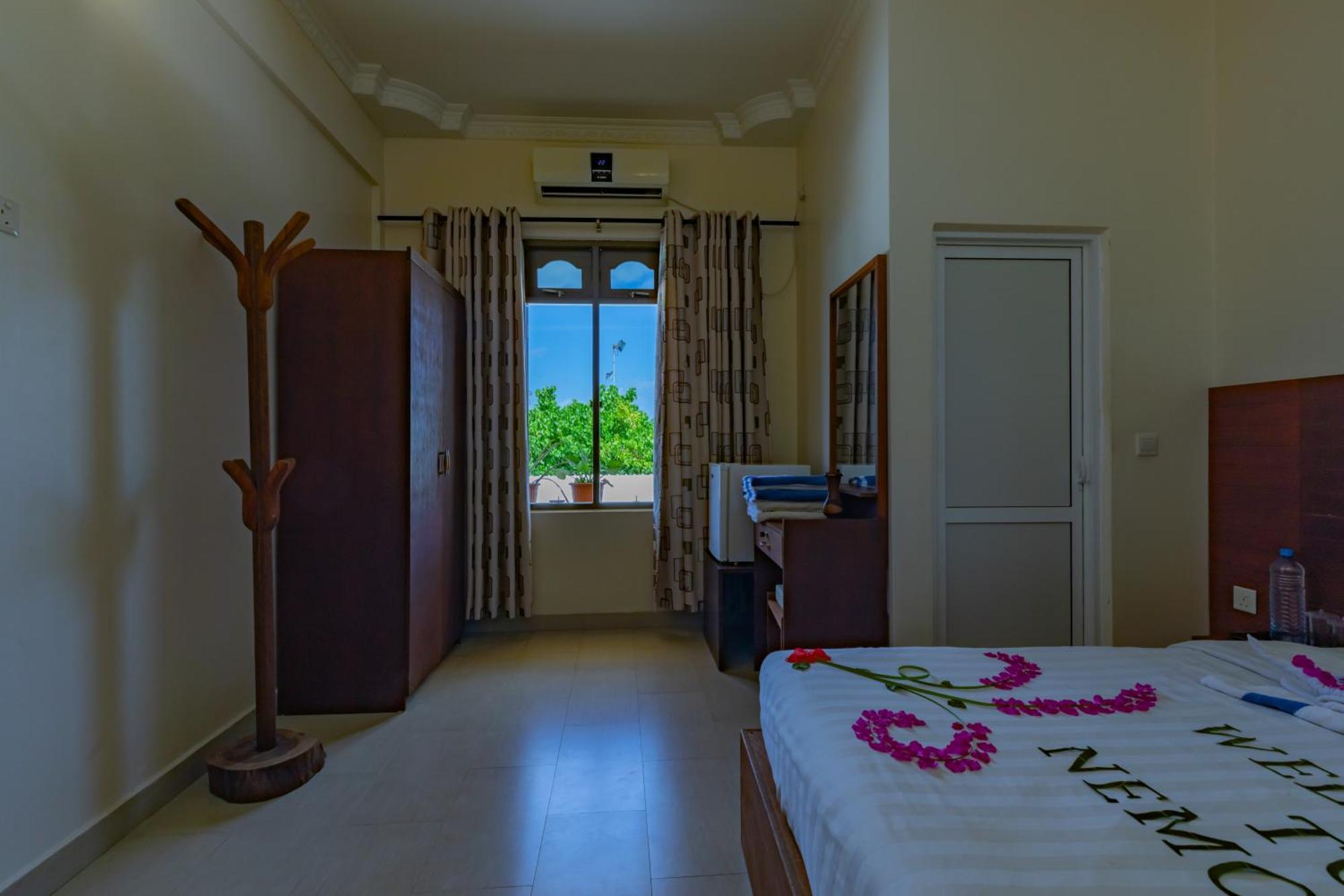 Nemo Inn Omadhoo Екстериор снимка
